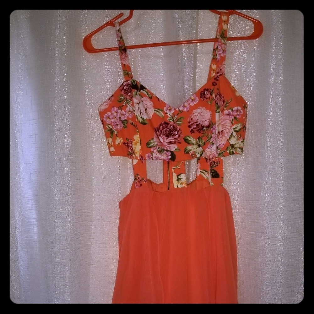 Very cute hi low summer dress!